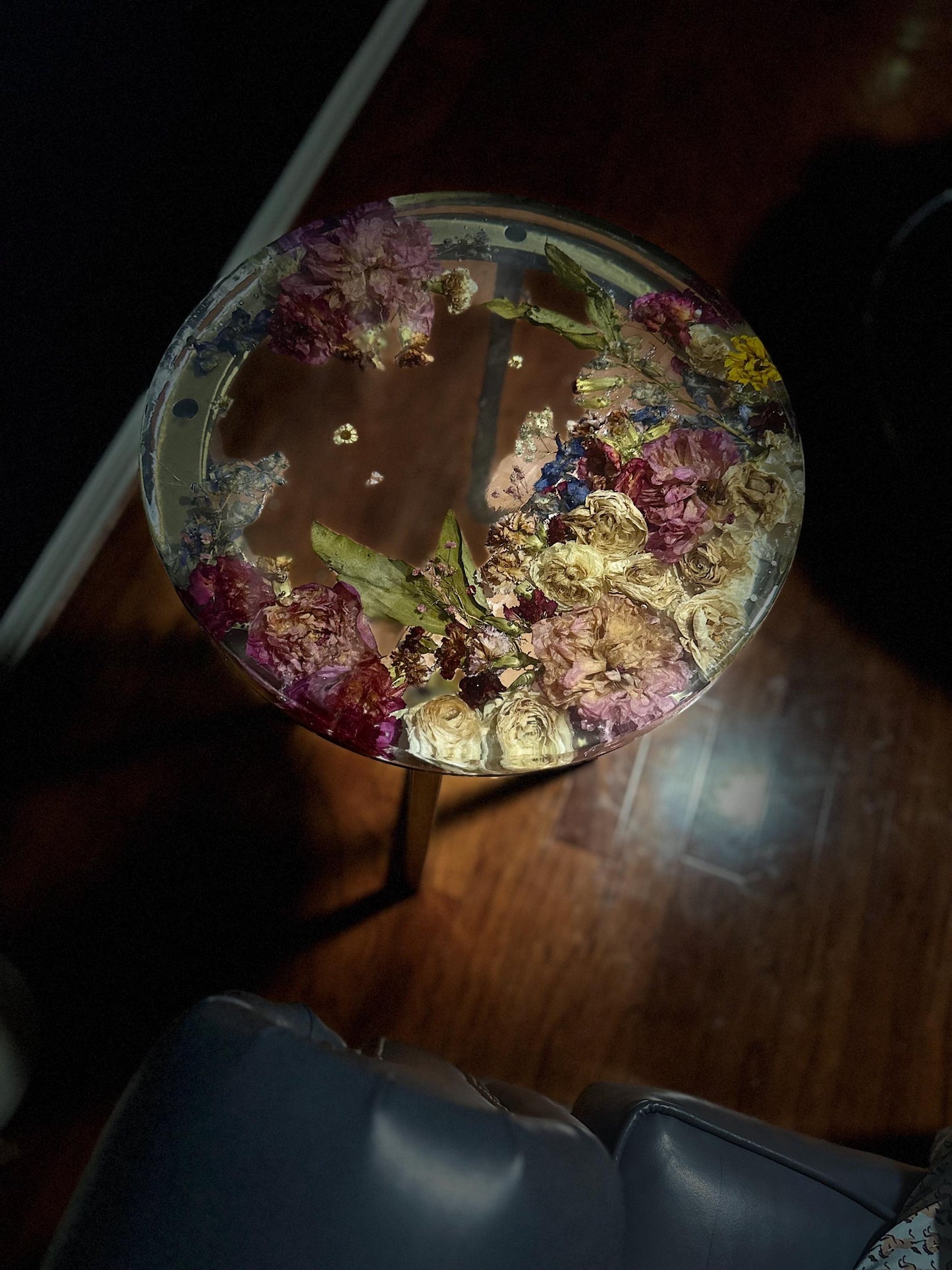 Handmade resin epoxy end table, coffee table, side table -real dried flowers- Custom order available- Beautiful clear luxury tables