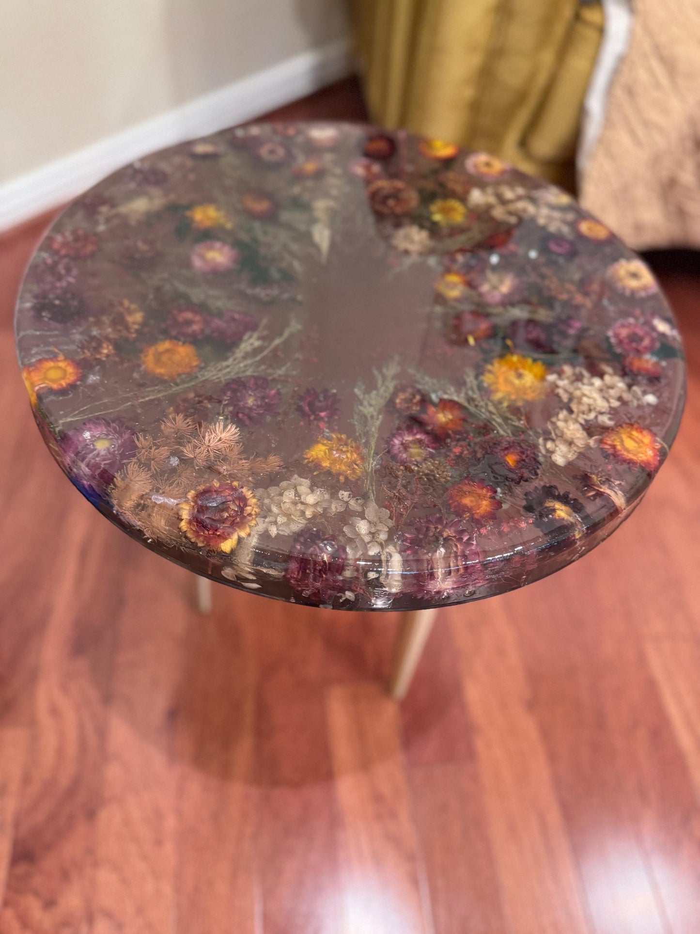 Epoxy end side table with real dried flower - large 18” customisation available