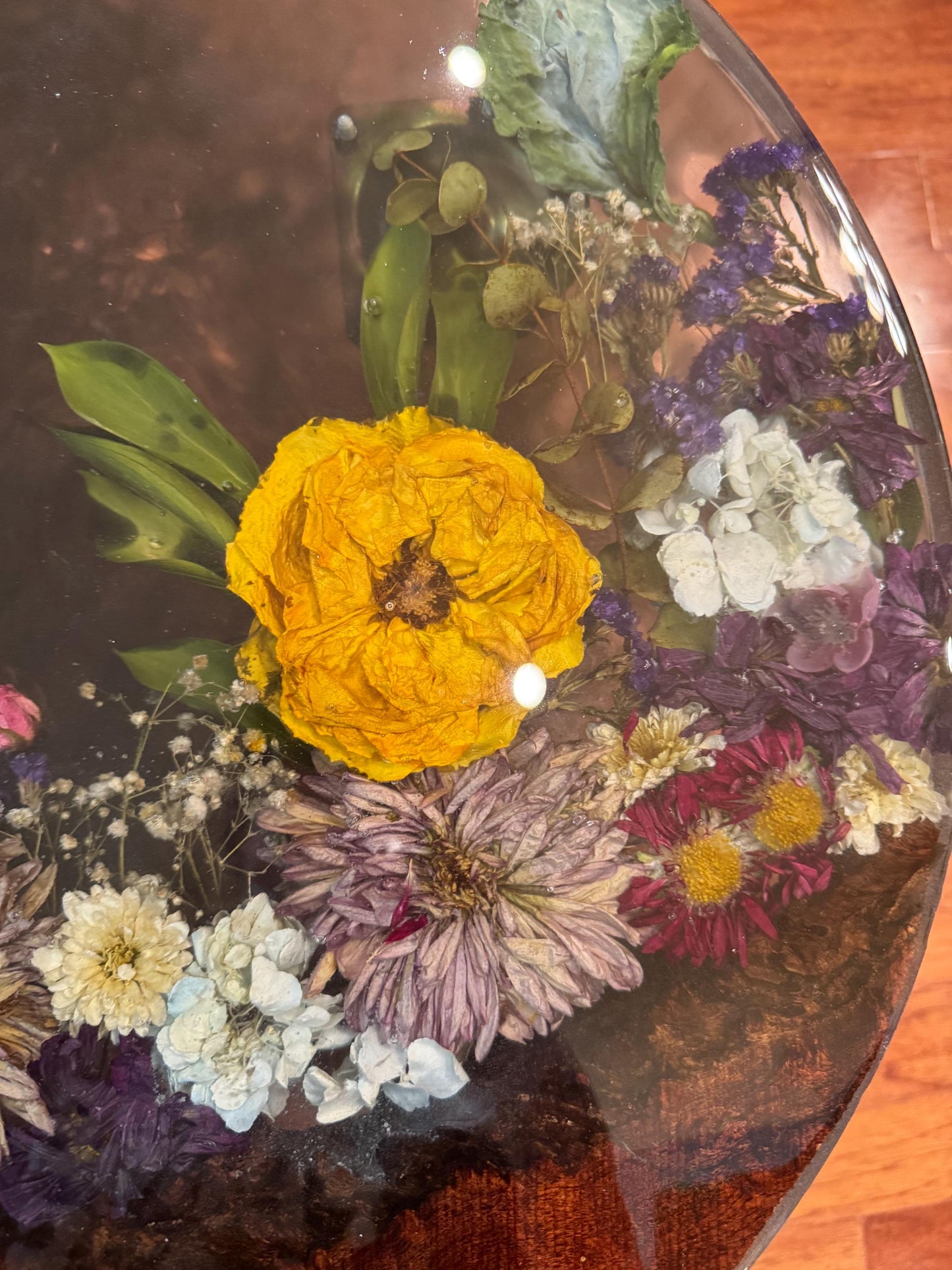 Handmade epoxy resin flower side/coffee table 18" with mesquite wood and real dried flowers. Customization available. Preserve your flowers.