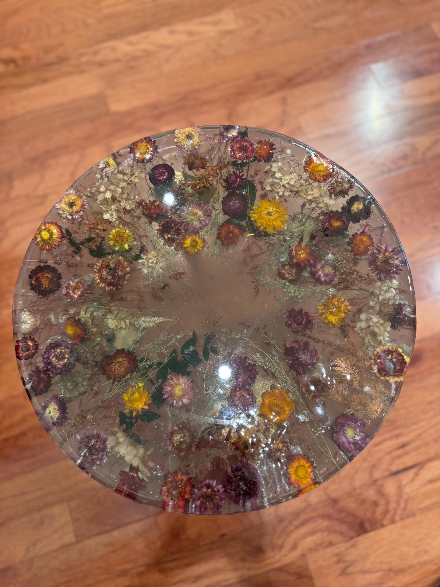 Epoxy end side table with real dried flower - large 18” customisation available