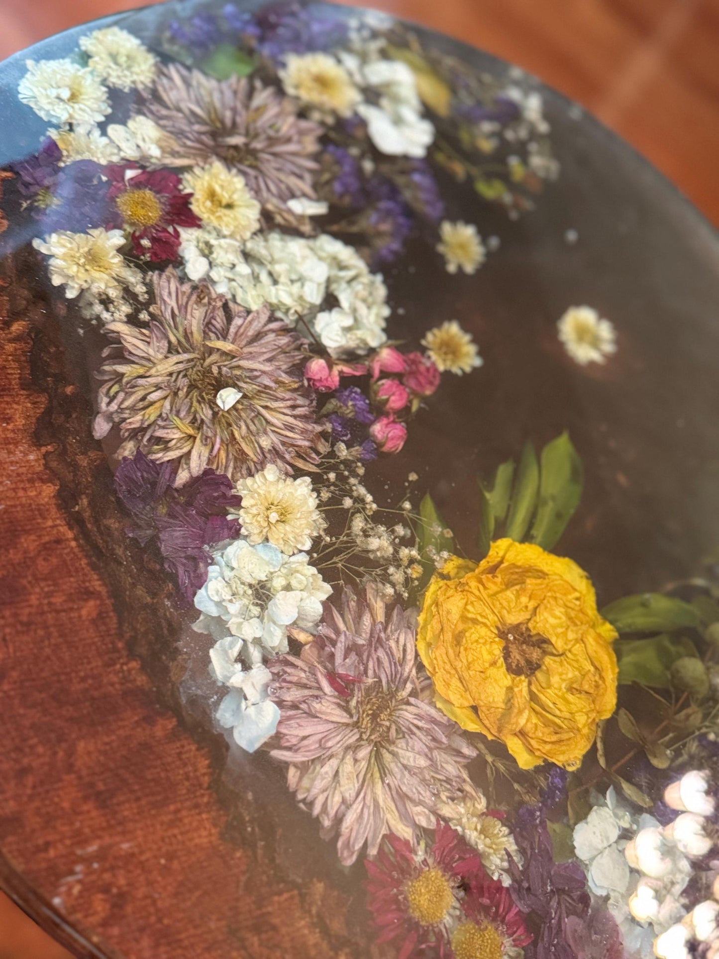 Handmade epoxy resin flower side/coffee table 18" with mesquite wood and real dried flowers. Customization available. Preserve your flowers.