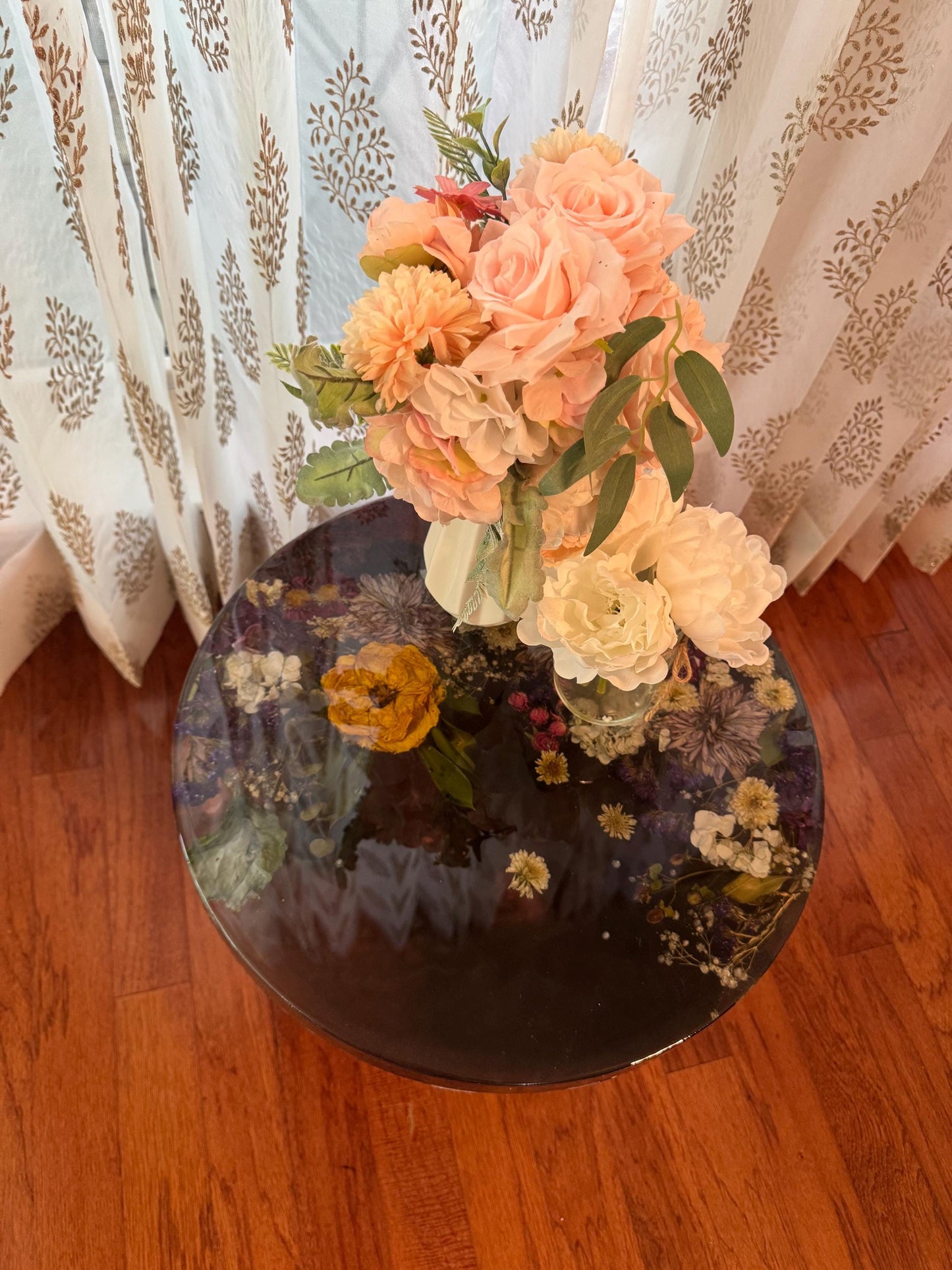 Handmade epoxy resin flower side/coffee table 18" with mesquite wood and real dried flowers. Customization available. Preserve your flowers.