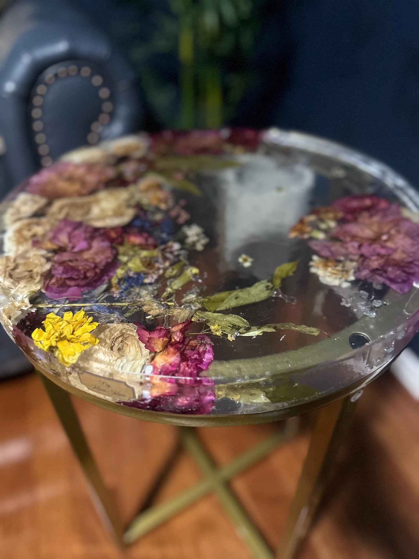 Handmade resin epoxy end table, coffee table, side table -real dried flowers- Custom order available- Beautiful clear luxury tables