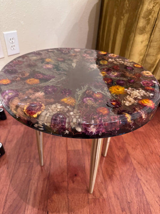 Epoxy end side table with real dried flower - large 18” customisation available