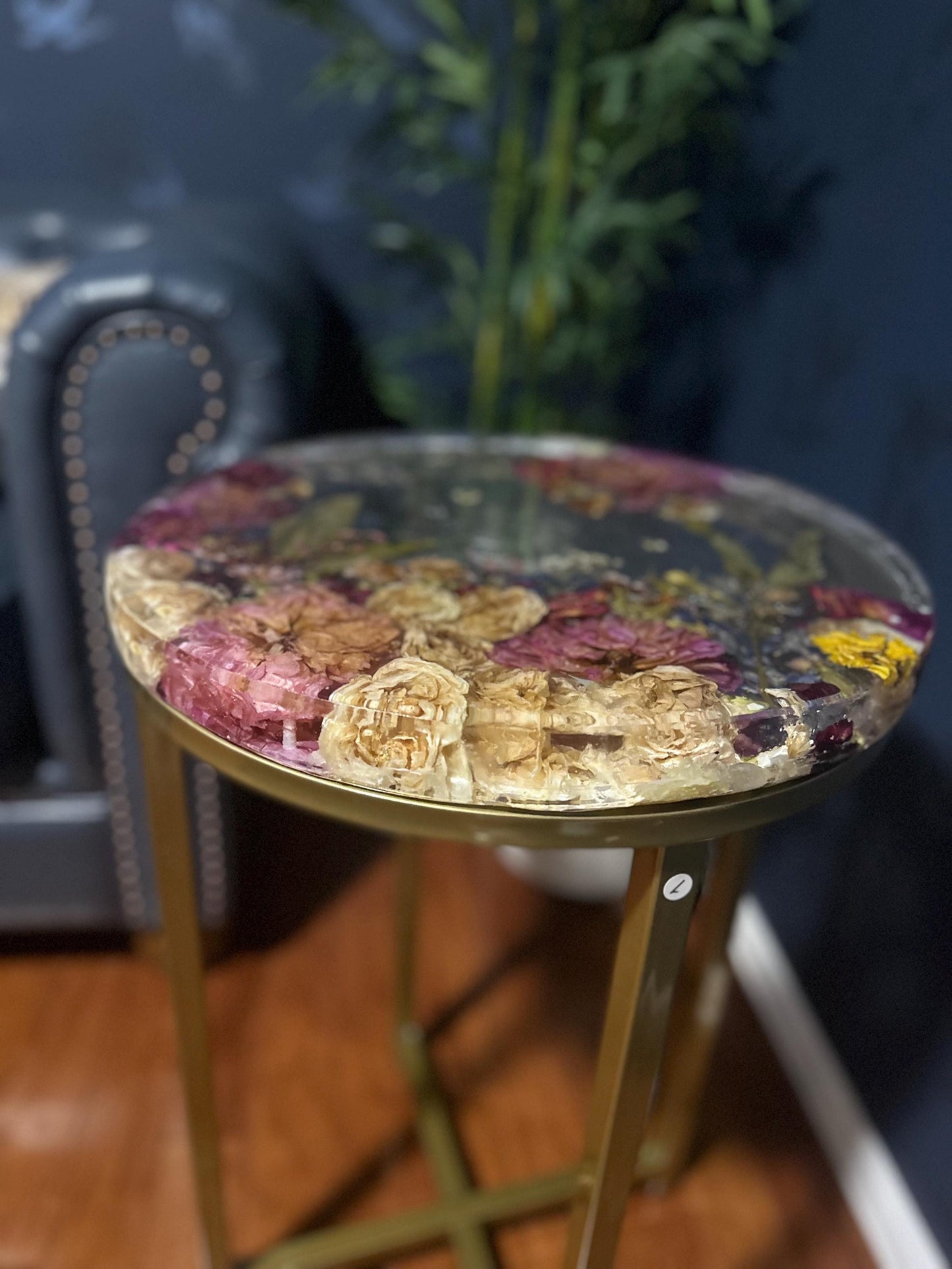 Handmade resin epoxy end table, coffee table, side table -real dried flowers- Custom order available- Beautiful clear luxury tables