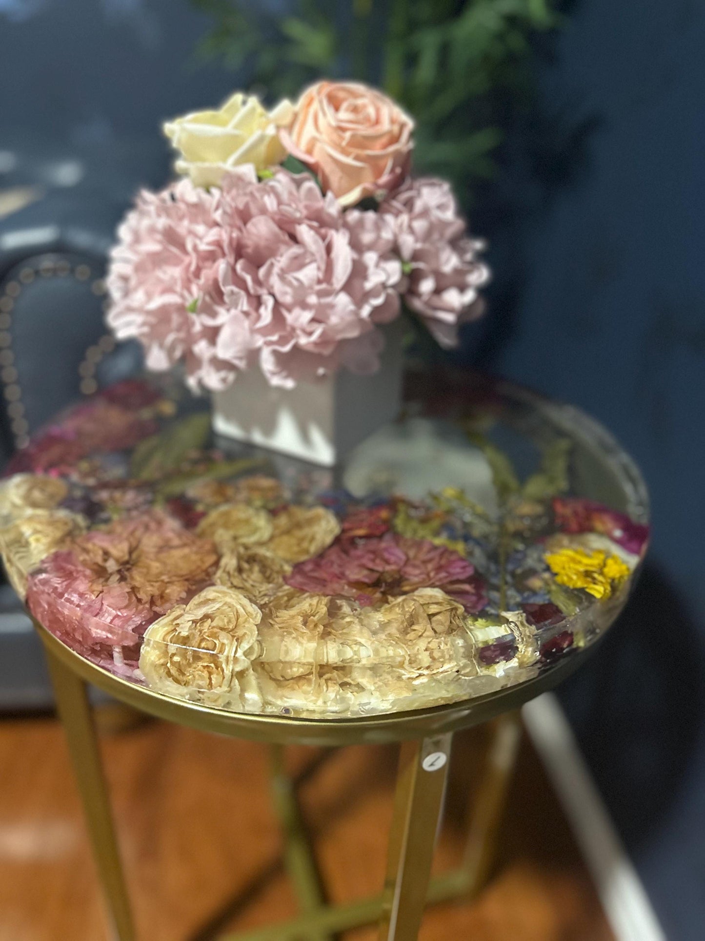 Handmade resin epoxy end table, coffee table, side table -real dried flowers- Custom order available- Beautiful clear luxury tables