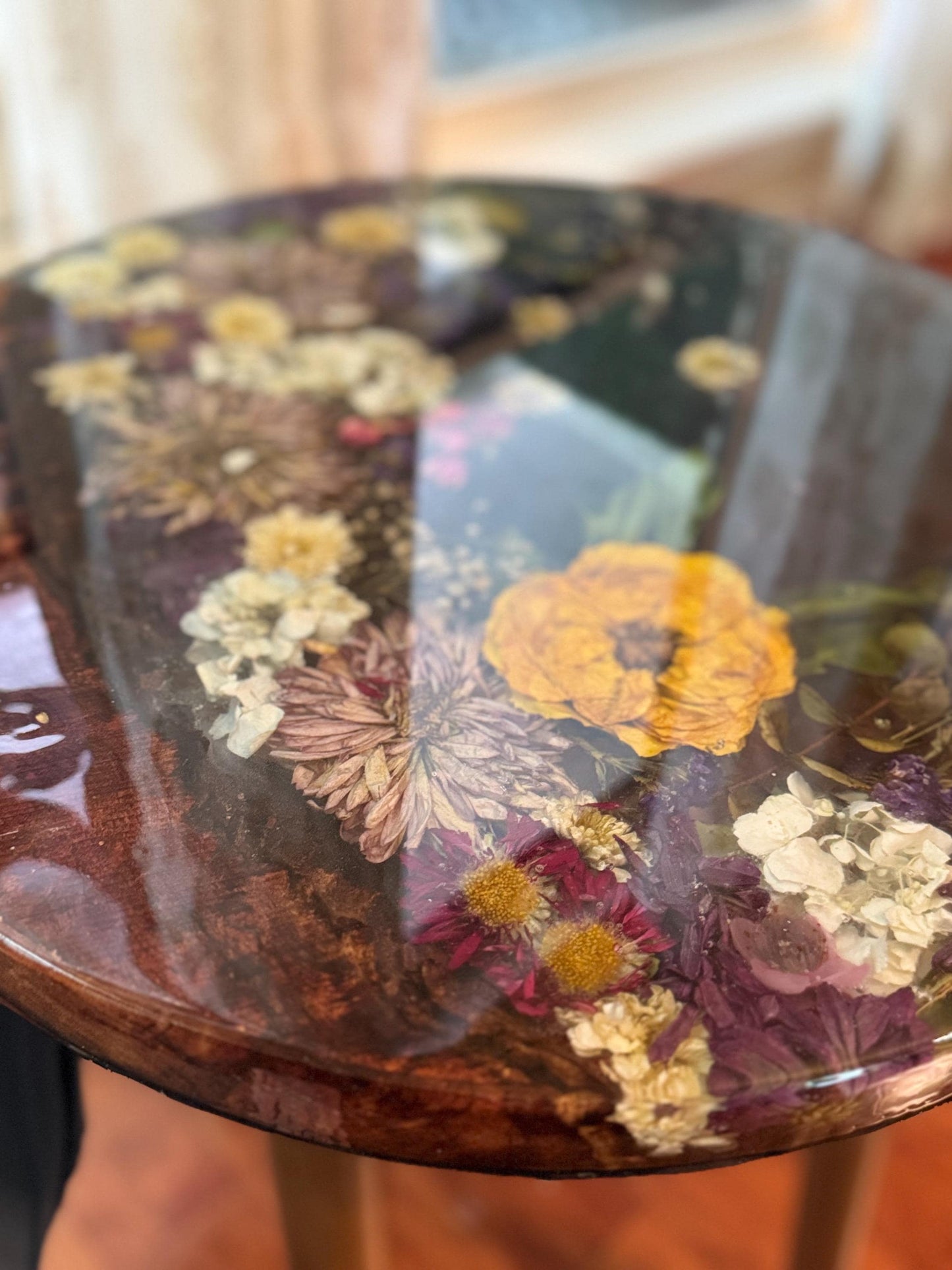 Handmade epoxy resin flower side/coffee table 18" with mesquite wood and real dried flowers. Customization available. Preserve your flowers.