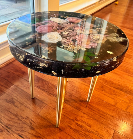 Handmade epoxy resin flower side table large 18" - heat and alcohol resistant top, customization available. preserve your flowers, bouquets